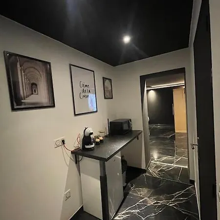 דירה La Prestige Jacuzzi,sauna,netflix,disney אמיינס